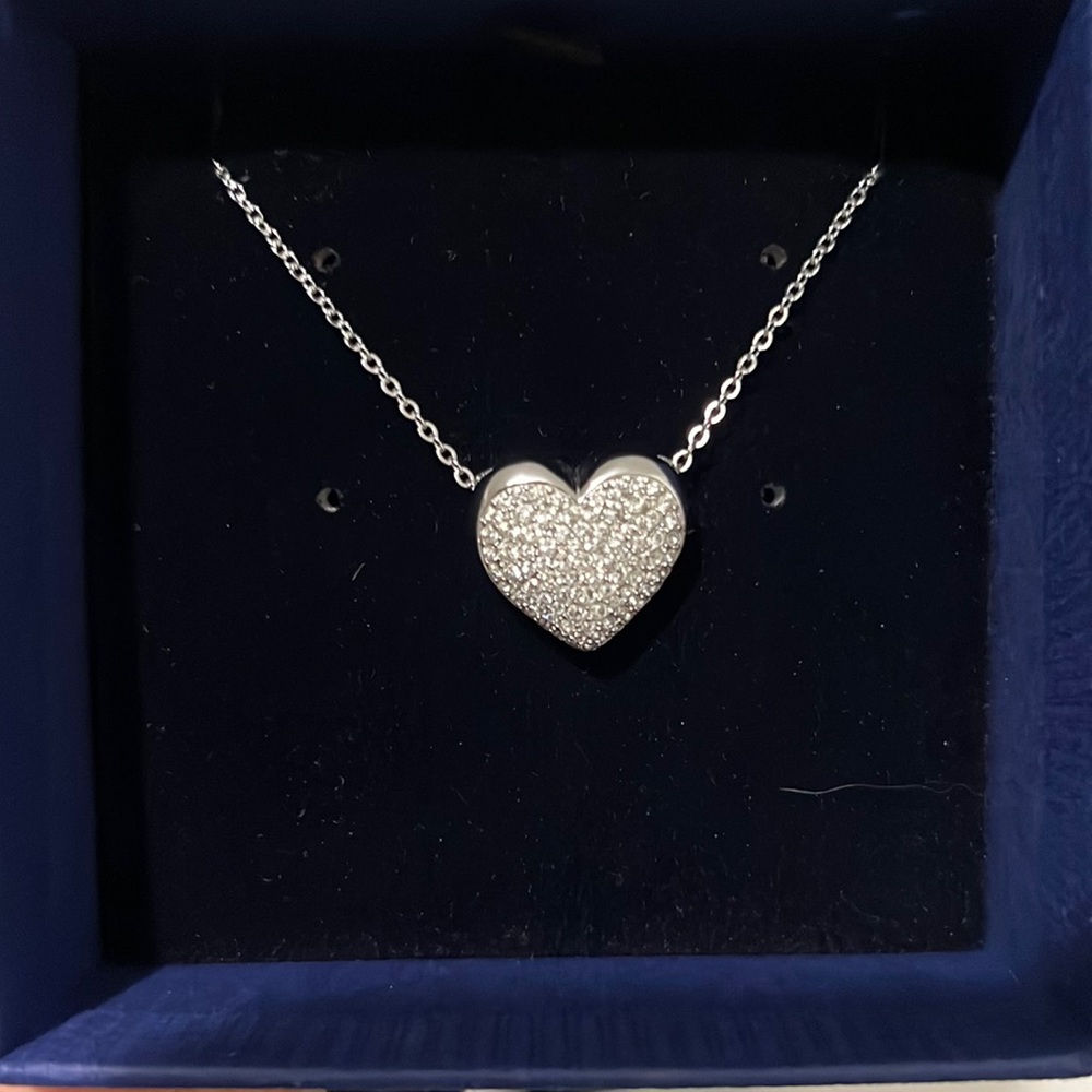 heart swarovski neckless silver never worn